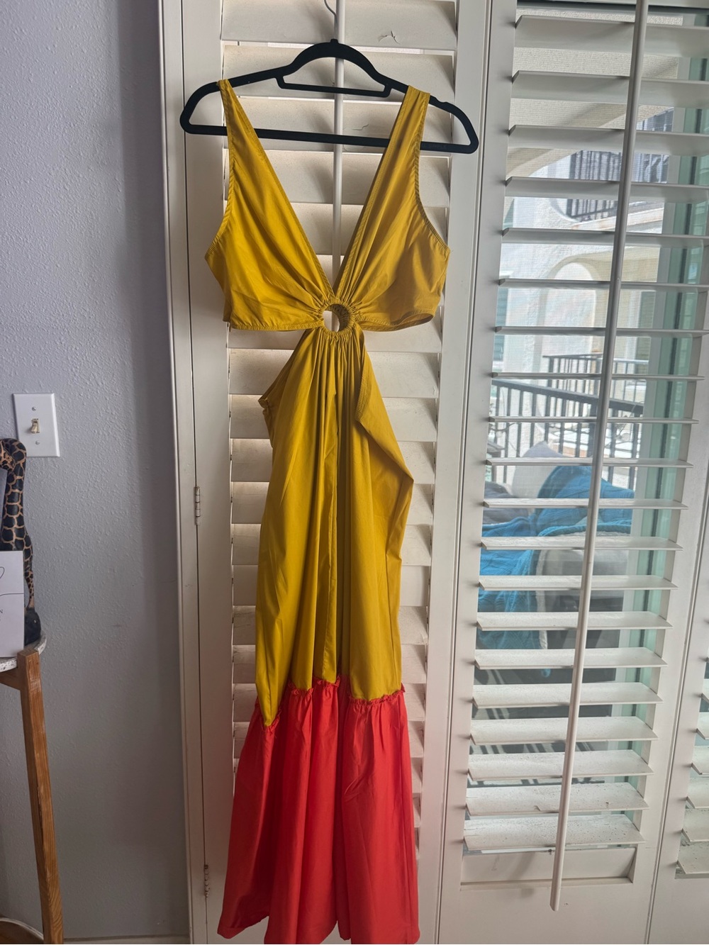 En Creme Yellow and Red Ring-Cutout Maxi Dress - Picture 8 of 14